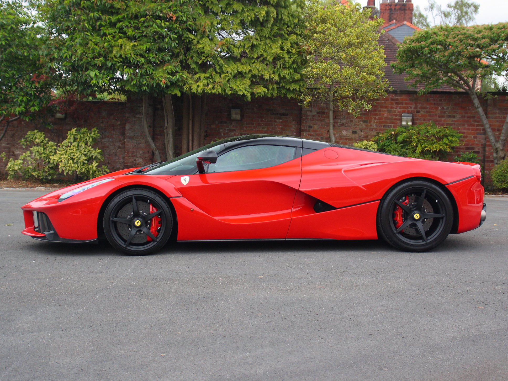 Ferrari Laferrari Black